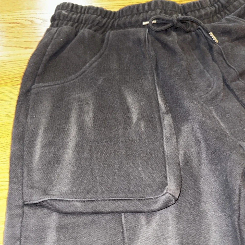 NWT Hollywood Hunna HWLD Black Sweat Pants M/L Streetwear Thick‎ Ruff Hem 32x32